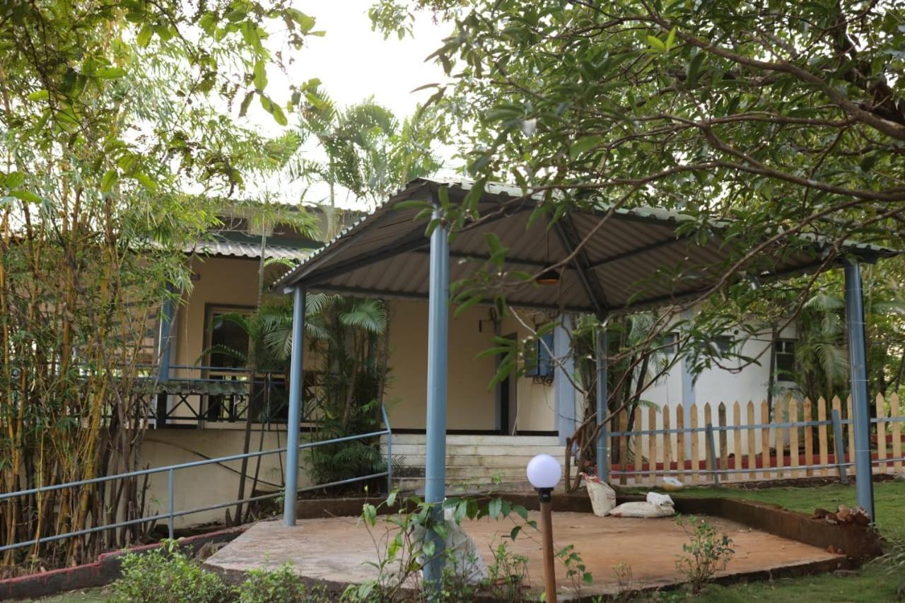Nisarg Farm Mulshi Acomodação com café da manhã Exterior foto